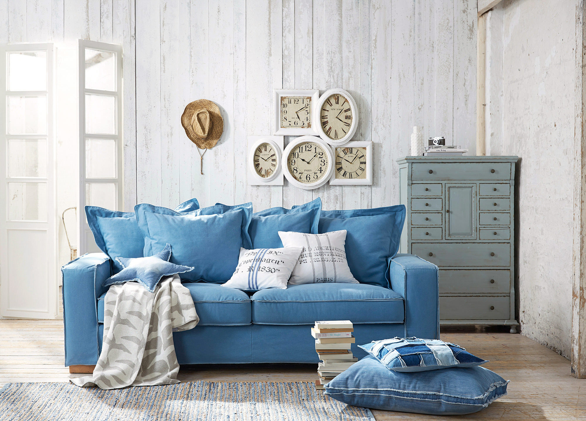 Impressionen Versand, Sofa