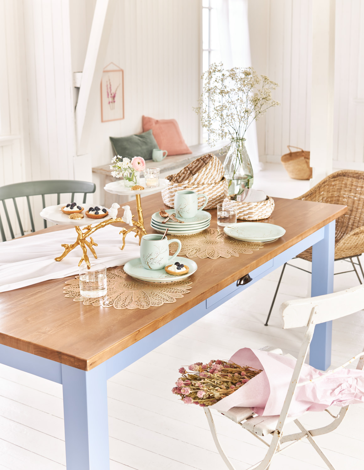 Impressionen Versand, Esstisch