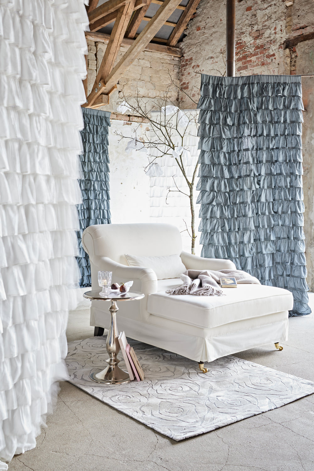 Impressionen Versand, Sessel und Vorhänge